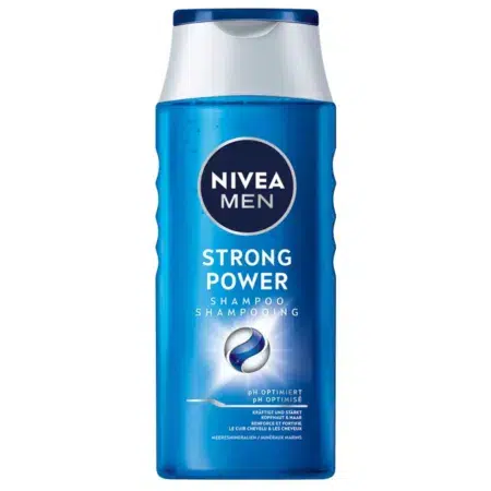 Un flacon de 250 ml de NIVEA MEN Shampooing Strong Power dans un emballage bleu avec un bouchon blanc. dakar, Sénégal