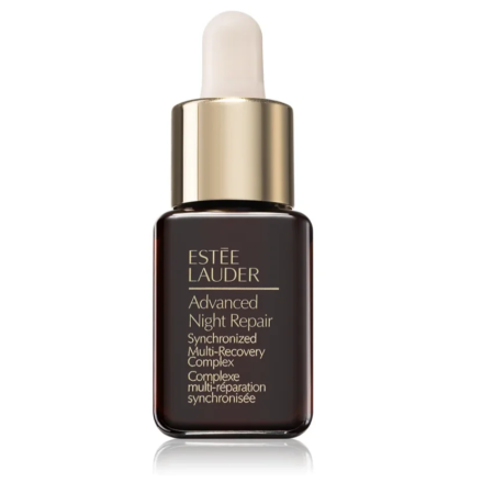 Un flacon marron de 7 ml de Sérum Advanced Night Repair Complexe Multi-Réparation Synchronisée d'Estée Lauder avec un bouchon compte-gouttes doré et blanc, mettant en valeur des soins de luxe. dakar, Sénégal