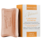 Pain de savon avec sa boîte. Le savon indique « Makari » et la boîte indique « Makari Naturalle Carotonic Extreme Savon Huile de Carotte 200g ». Coffret et savon sont beiges, un produit de qualité d'Univers Cosmetix au Sénégal, disponible pas cher.