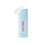 Flacon bleu clair de Tocobo Crème Solaire Légère Eau Bio Spf50+ 50 ml, avec une cuillerée de lotion sur le dessus, maintenant disponible chez Univers Cosmetix. Découvrez ce produit de haute qualité qui protège votre peau sans vous ruiner.