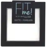 Vue de face de Maybelline Poudre Compressée Fit Me 090 Translucent 9 g dans un emballage noir élégant, mettant en valeur la qualité exceptionnelle disponible chez Univers Cosmetix.