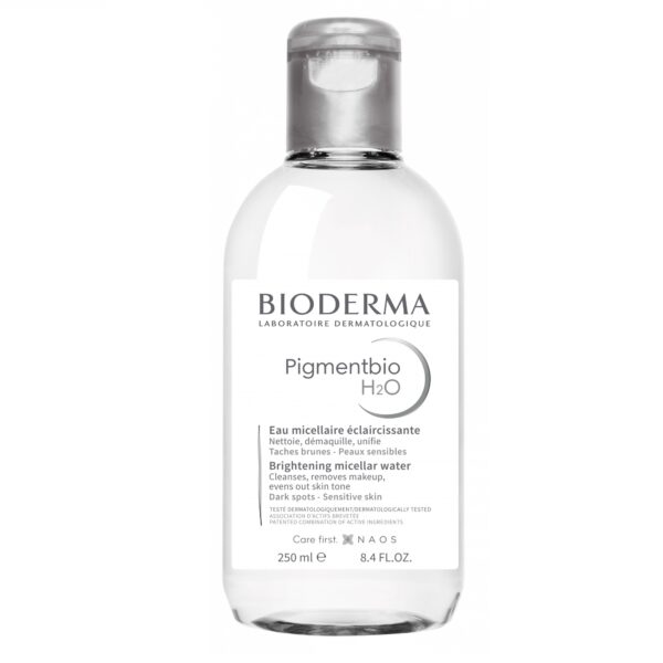 Un flacon transparent de Bioderma Pigmentbio H2O Eau Micellaire Éclaircissante, eau micellaire éclaircissante, 250 ml, dans la même série renommée que Bioderma - SÉBIUM H2O. dakar, Sénégal