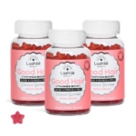 Trois bouteilles de Lashilé Beauty Pack 3 mois Good Hair Beauté, pousse, fortification des cheveux 60 Gummies, chacune promettant des mèches somptueuses, présentées avec un gros plan d'un gélifié en forme d'étoile au premier plan. dakar, Sénégal