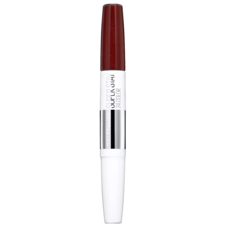 Le Rouge à Lèvres Superstay 24h de Maybelline New York en teinte 585 Burgundy présente un design à double embout avec une base blanche et un applicateur rouge. Le texte sur le produit indique « SUPER STAY 24 COLOR ». C'est le choix parfait pour celles qui recherchent un rouge à lèvres longue tenue.