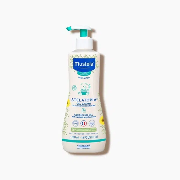 Flacon pompe de 500 ml de MUSTELA Gel Lavant Stelatopia, spécialement conçu pour les bébés ayant la peau à tendance atopique.