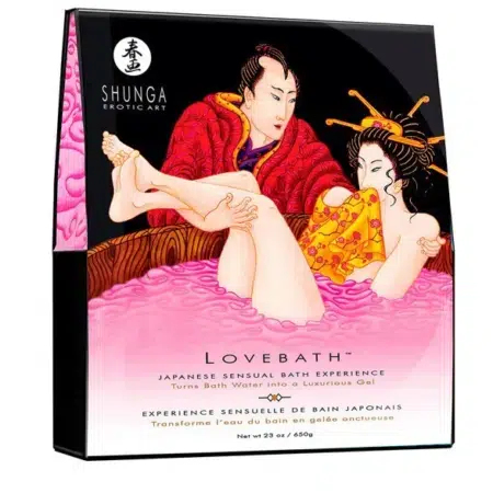 Un emballage décoratif étiqueté « Shunga Gel en Poudre pour Bain Japonais LoveBath 650 g » avec une illustration d'un couple en tenue traditionnelle japonaise profitant d'un bain rose. dakar, Sénégal