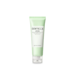 Un tube vert étiqueté « Centella » contient la crème Centella de Madagascar SKIN1004, 75 ml, avec un bouchon transparent. Cette crème rajeunissante est parfaite pour traiter des problèmes de peau spécifiques comme l'acné grâce à sa puissante mousse nettoyante en profondeur contre l'acné Skin1004 Tea Trica Bha, 125 ml.