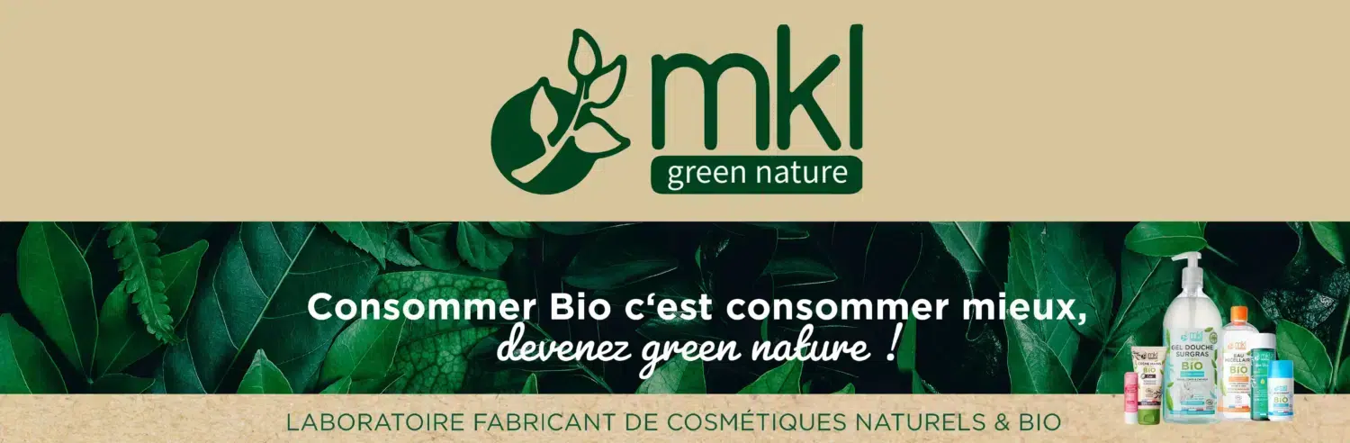 Bannière avec texte "mkL green nature" et "Consommer Bio c'est consommer mieux, devenez green nature !" Cosmétiques d'Univers Cosmetix présentés ci-dessous. dakar, Sénégal