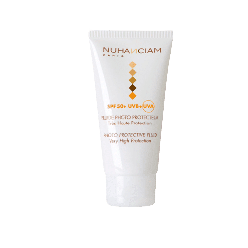 Un tube de Nuhanciam Fluide Photo Protecteur Spf50 Anti Taches 50 ml avec protection UVA/UVB