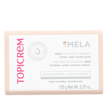 Le savon exfoliant unifiant Mela Savon Pain Topicrem 150g est un pain exfoliant unifiant infusé aux noyaux d'abricot, spécialement conçu pour les peaux sensibles. Il est présenté dans un emballage blanc orné d'un texte rose et doté d'un sceau de laboratoire dermatologique. Pesant 150g ou 5,29 oz, il offre un soin doux idéal. Dakar