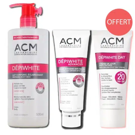 Image présentant trois produits ACM Dépiwhite : un lait corporel avec pompe, une crème avancée en tube et une crème de jour avec FPS 20. Tous présentent un emballage blanc avec des touches de rouge. Une étiquette rouge « Offert » se trouve en haut à droite. Dakar