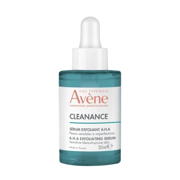 Un flacon de sérum exfoliant AHA Cleanance d'Avène, avec un liquide bleu, un bouchon compte-gouttes blanc et une étiquette rouge et noire. Ce produit est destiné aux peaux sensibles à imperfections et est fabriqué en France. Le flacon contient 30 ml de sérum. Dakar