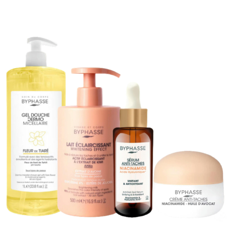 Quatre produits de soin Byphasse sont présentés : un gel douche micellaire à la fleur de tiaré, un lait corps éclaircissant à l'extrait de kiwi, un sérum anti-imperfections à la niacinamide et une crème anti-taches à l'huile d'avocat. Dakar