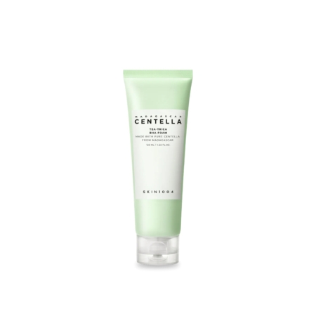 Un tube vert menthe de crème visage Skin1004 à la Centella de Madagascar, avec un bouchon blanc et un texte détaillant ses ingrédients, mettant en avant la Centella de Madagascar. Le tube se détache sur un fond blanc uni. Dakar